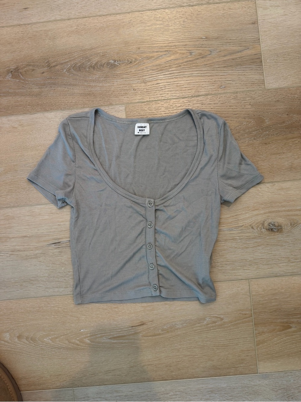 Sunday Best Light Gray Scoop-Neck Button Crop Top